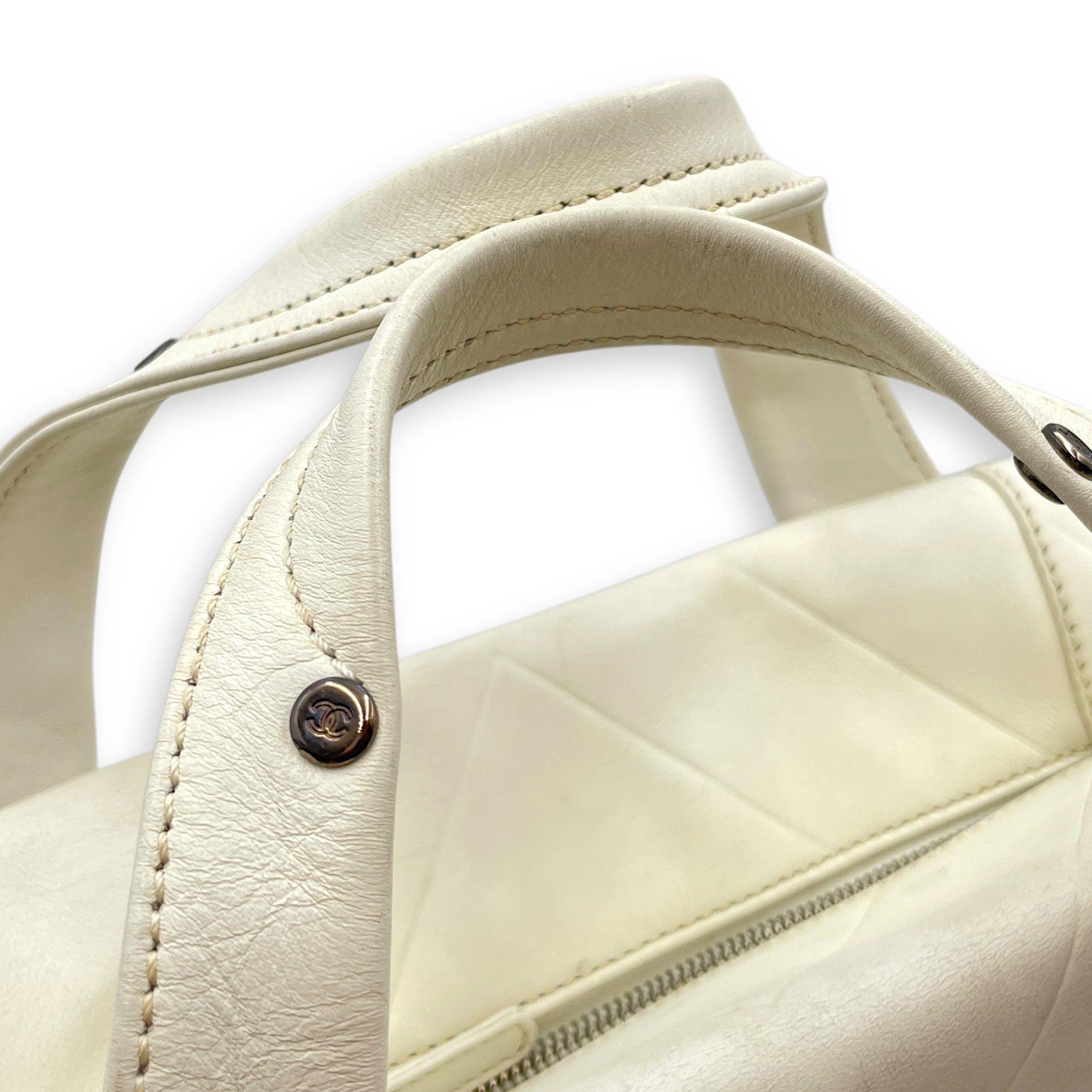 CC Chevron All Day Long White Tote Bag in Calfskin, Brushed Palladium hardware - Image 15