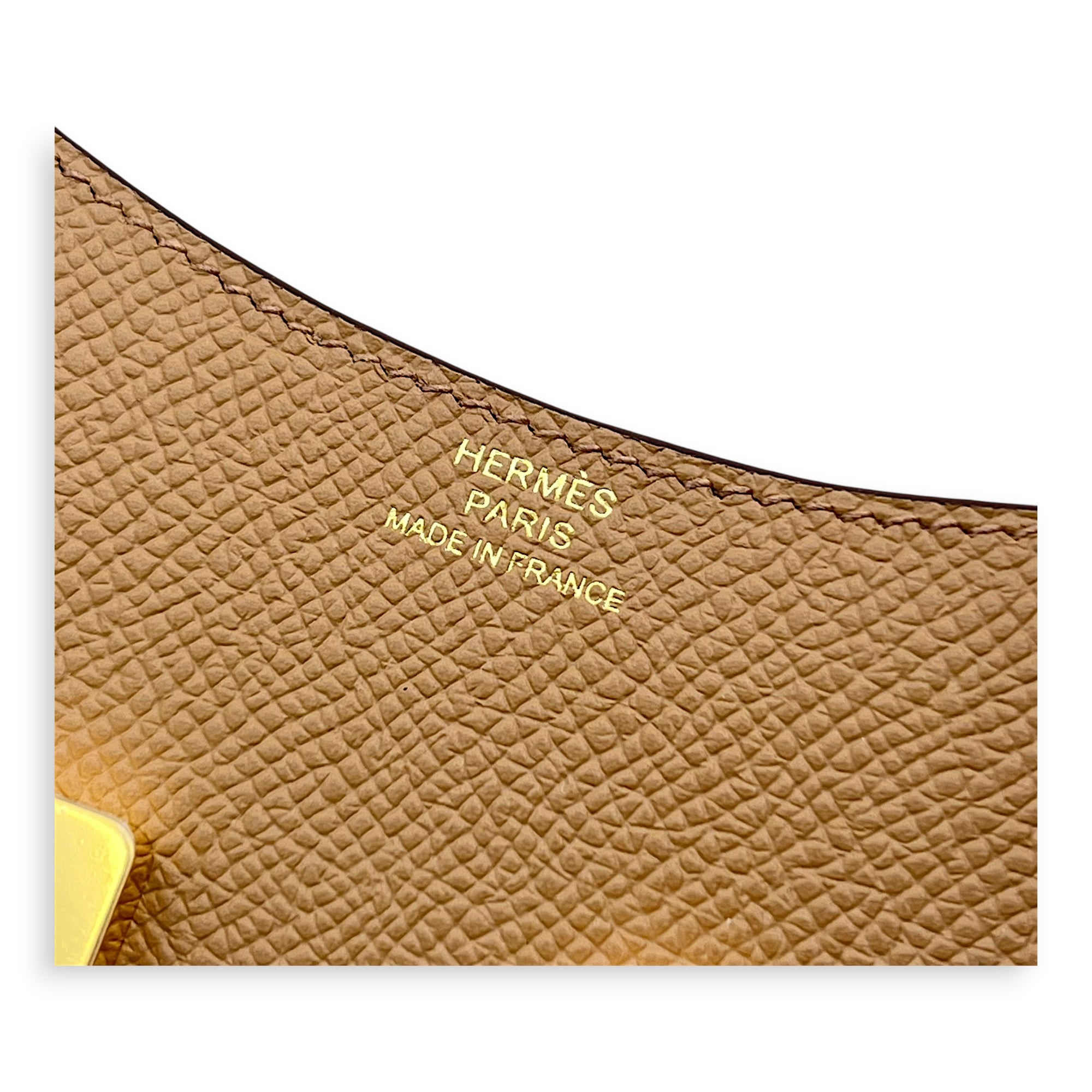 Constance slim biscuit in Epsom, Gold hardware - Image 9