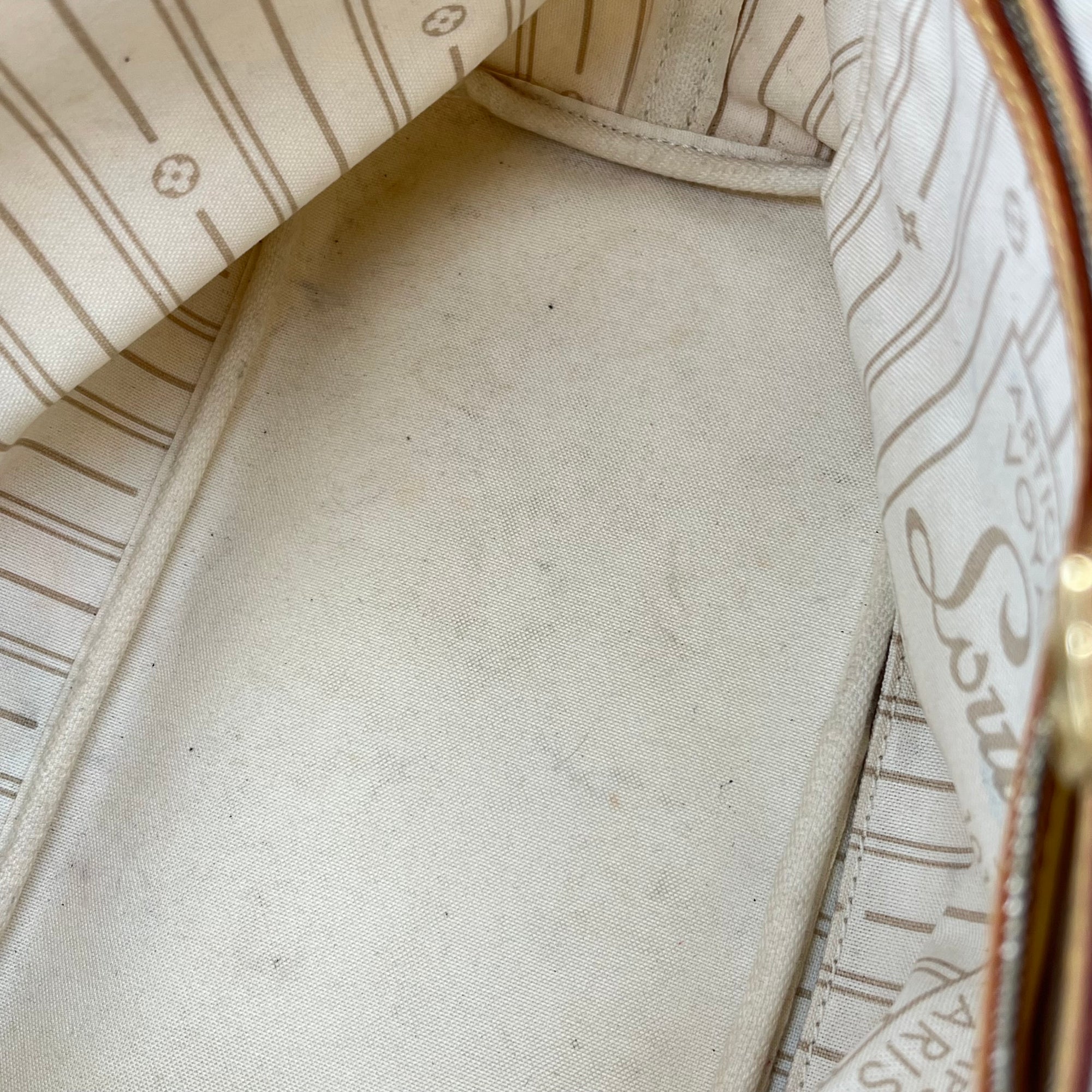 Neverfull Tote Bag MM Azur in Coated Canvas, Gold hardware - Image 15