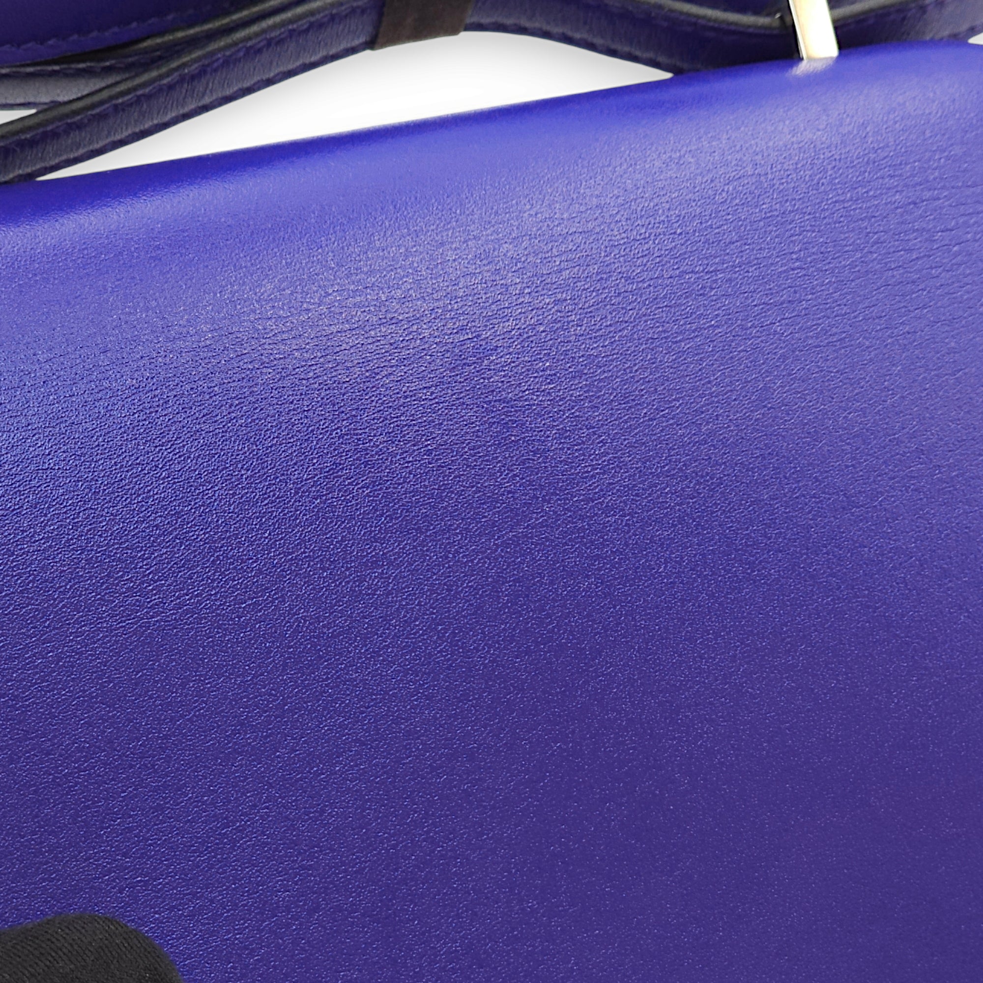 Constance 18 Blue Electric in Tadelakt, Palladium hardware - Image 4