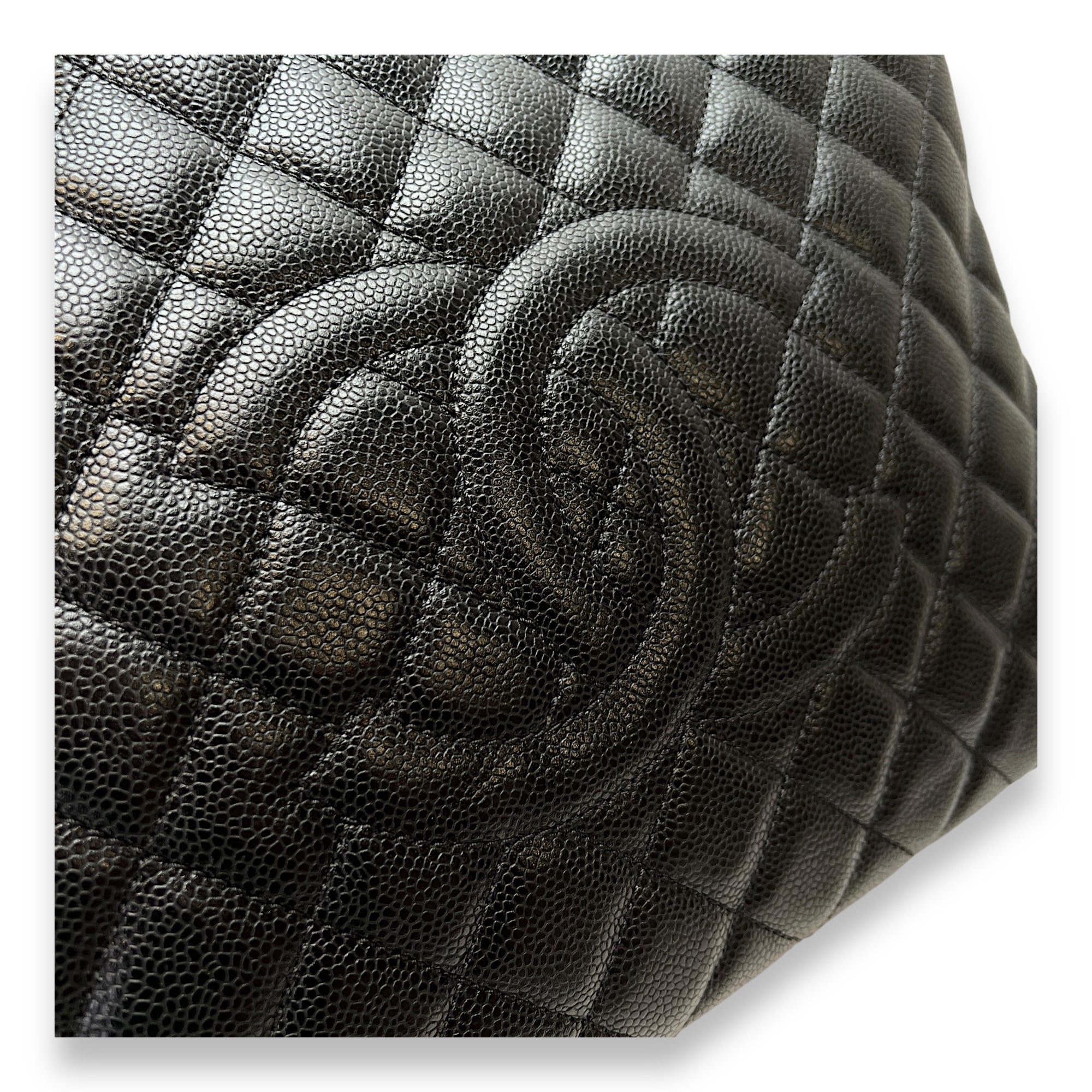 GST Black Shoulder Bag in Caviar Leather, Gold hardware - Image 7