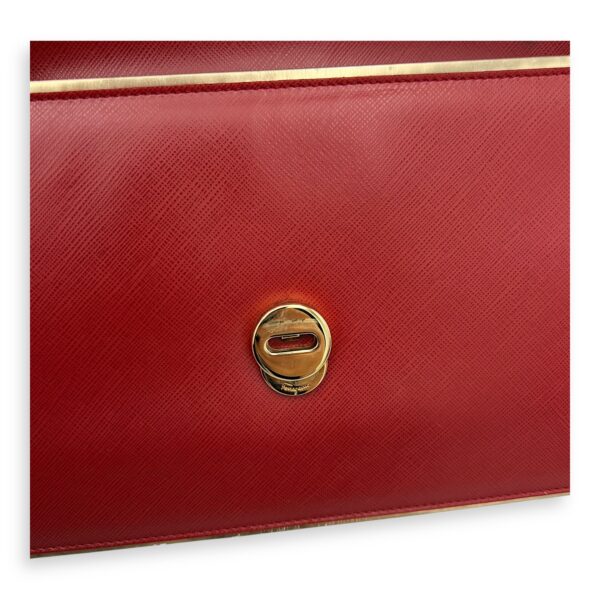 Vara Bow Red Shoulder Bag in Calfskin, Gold hardware - Image 17