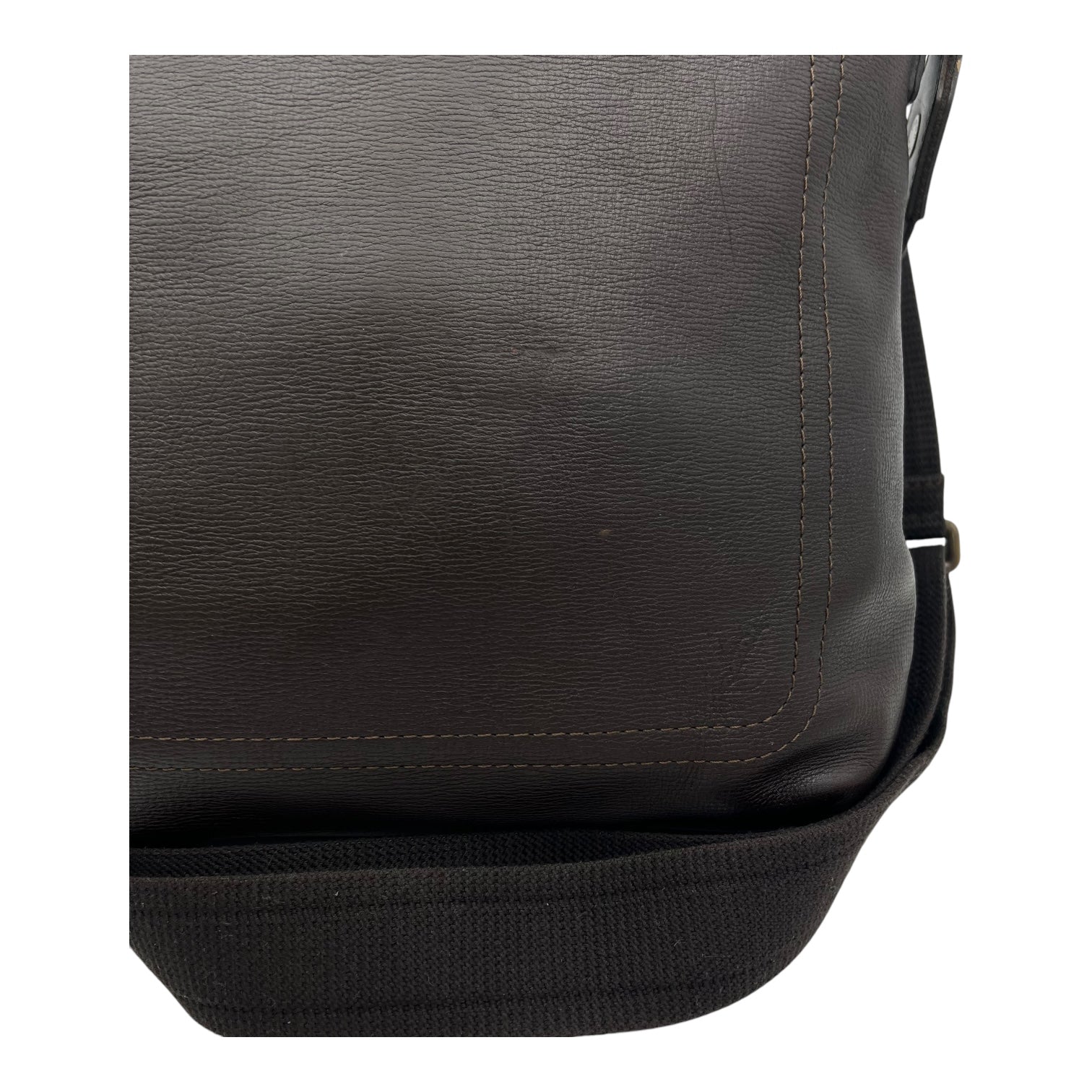 Utah Crossbody Bag Brown in Taiga Leather, Brushed Gold hardware - Image 9